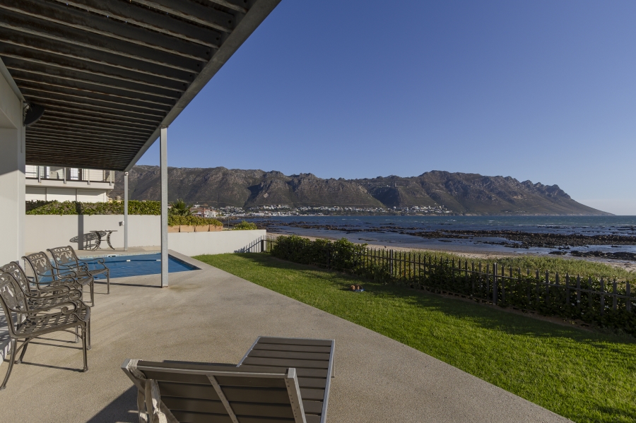 To Let 4 Bedroom Property for Rent in Harbour Island Western Cape